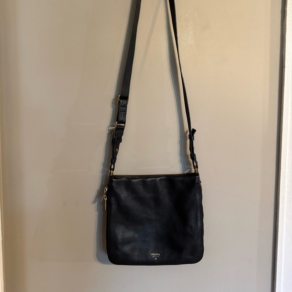 Elegant Fossil Black Leather Crossbody Bag - Picture 1 of 14
